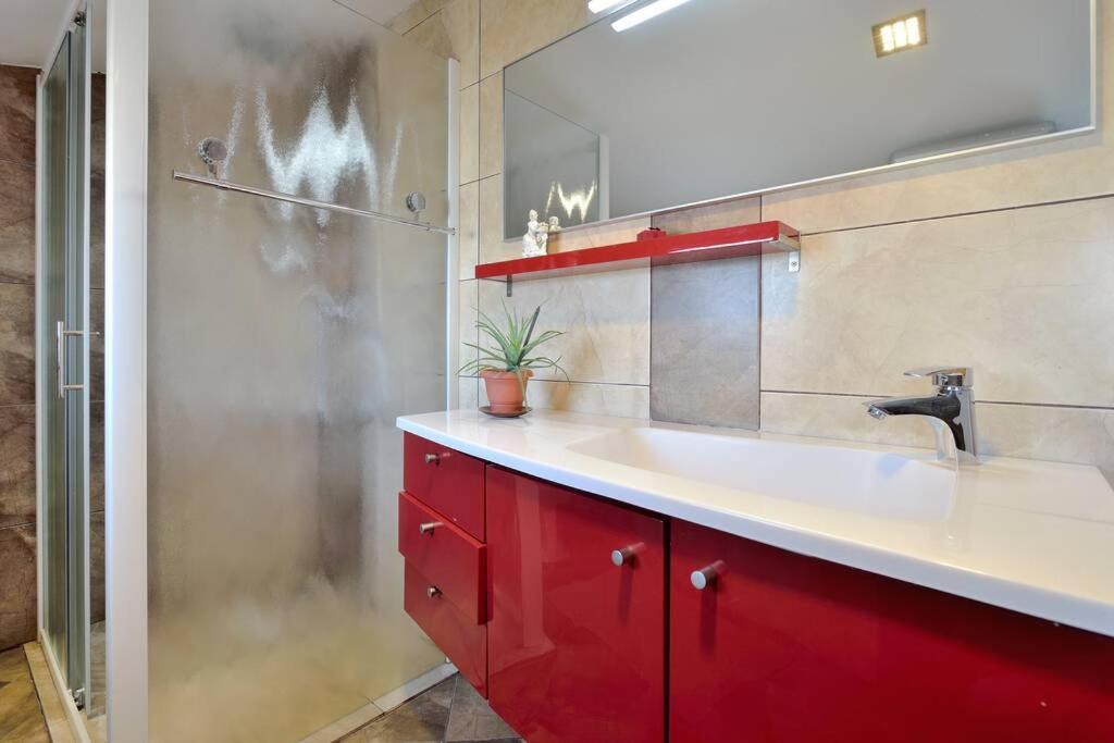 Comfortable Apartment Near Pula Marcana Exterior photo