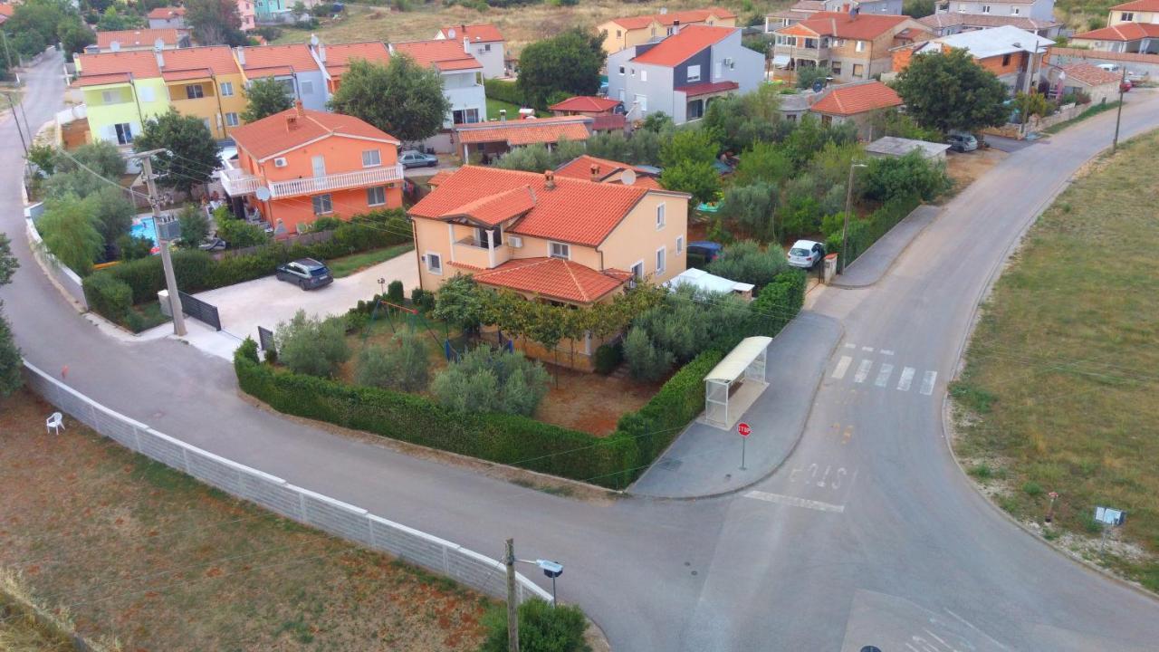 Comfortable Apartment Near Pula Marcana Exterior photo