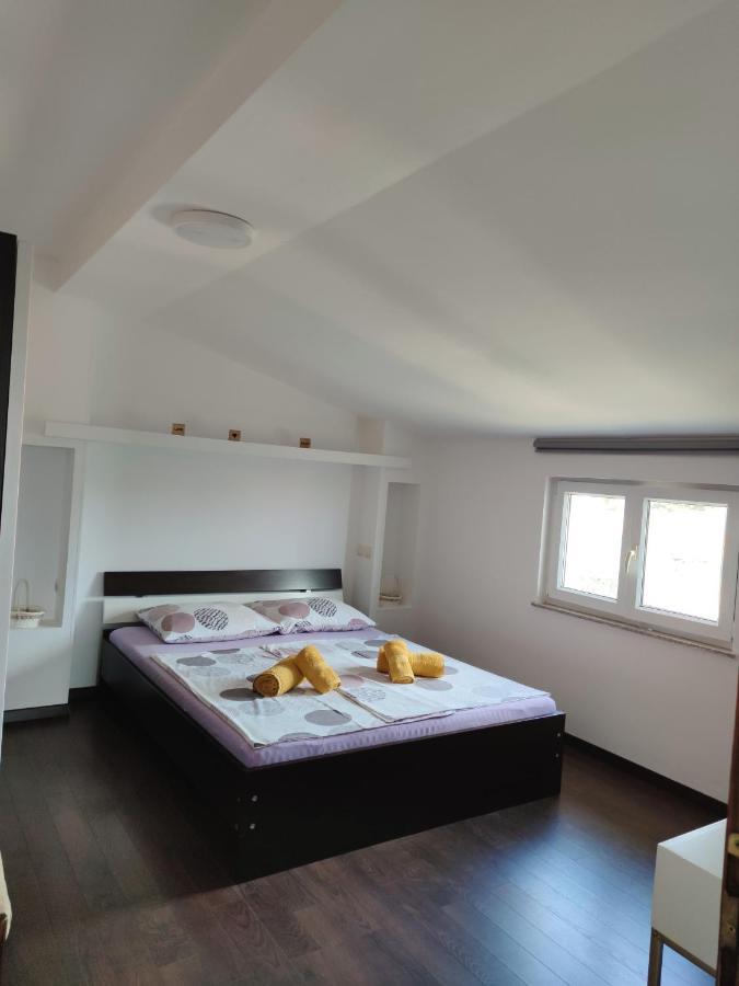 Comfortable Apartment Near Pula Marcana Room photo