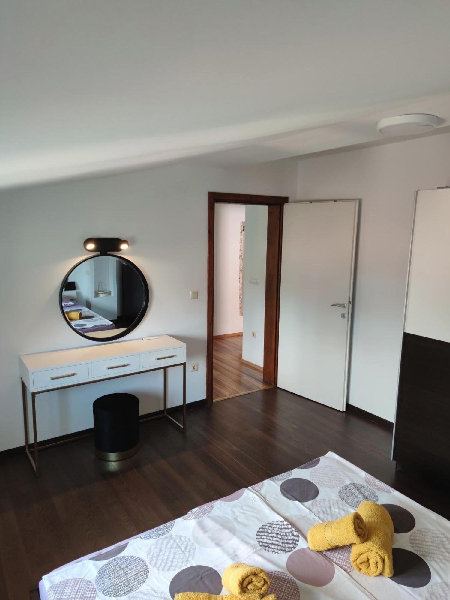 Comfortable Apartment Near Pula Marcana Exterior photo